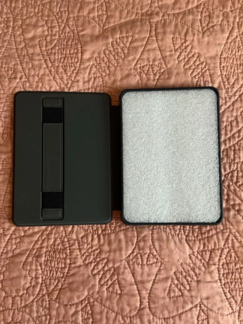 BURGA Spots Kindle Paperweight (12th Gen) Case